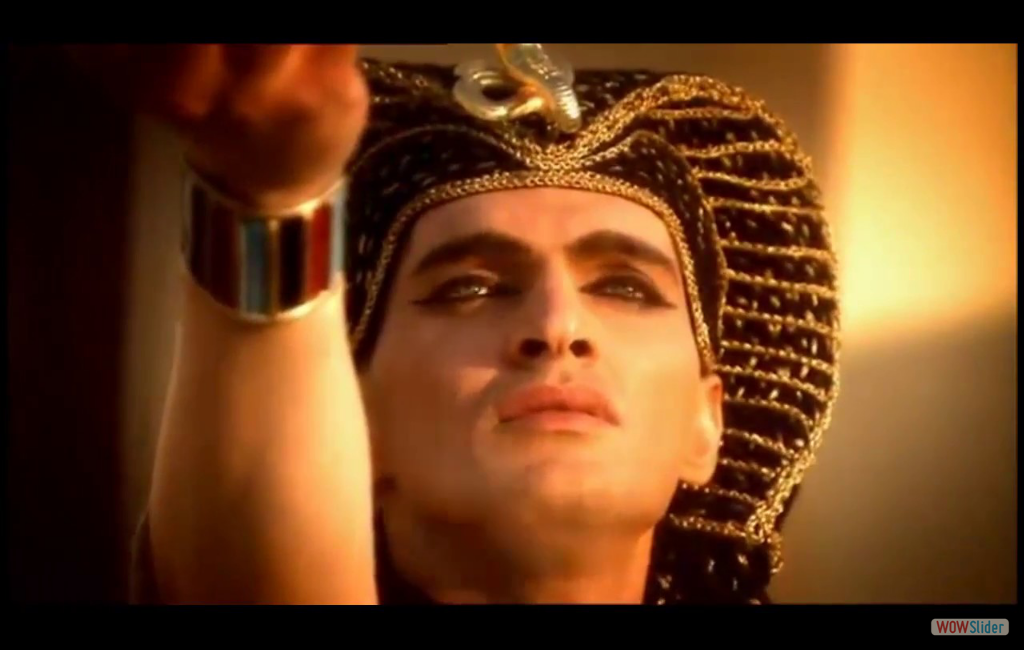 Akenatón y la belleza legendaria de Nefertiti.