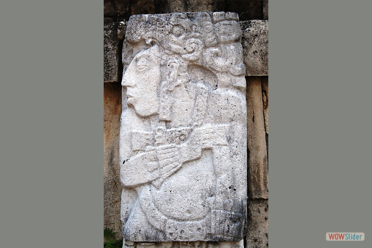 Palenque - bajorrelieve que muestra a K'inich Janaab' Pakal