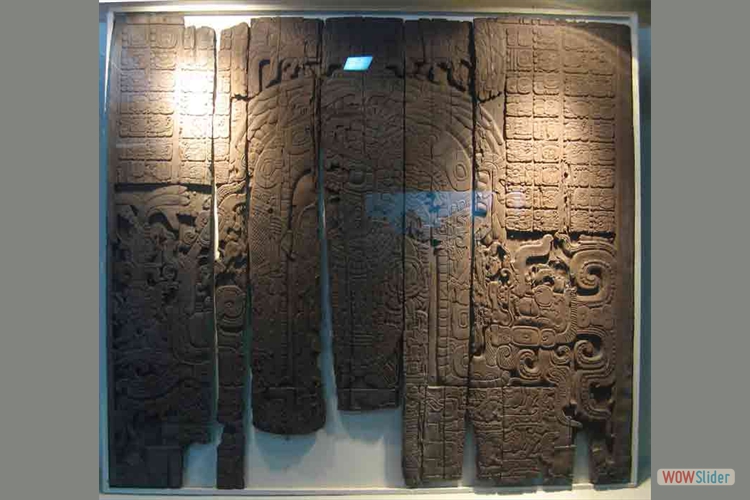 Tikal_Templo-de-la-serpient