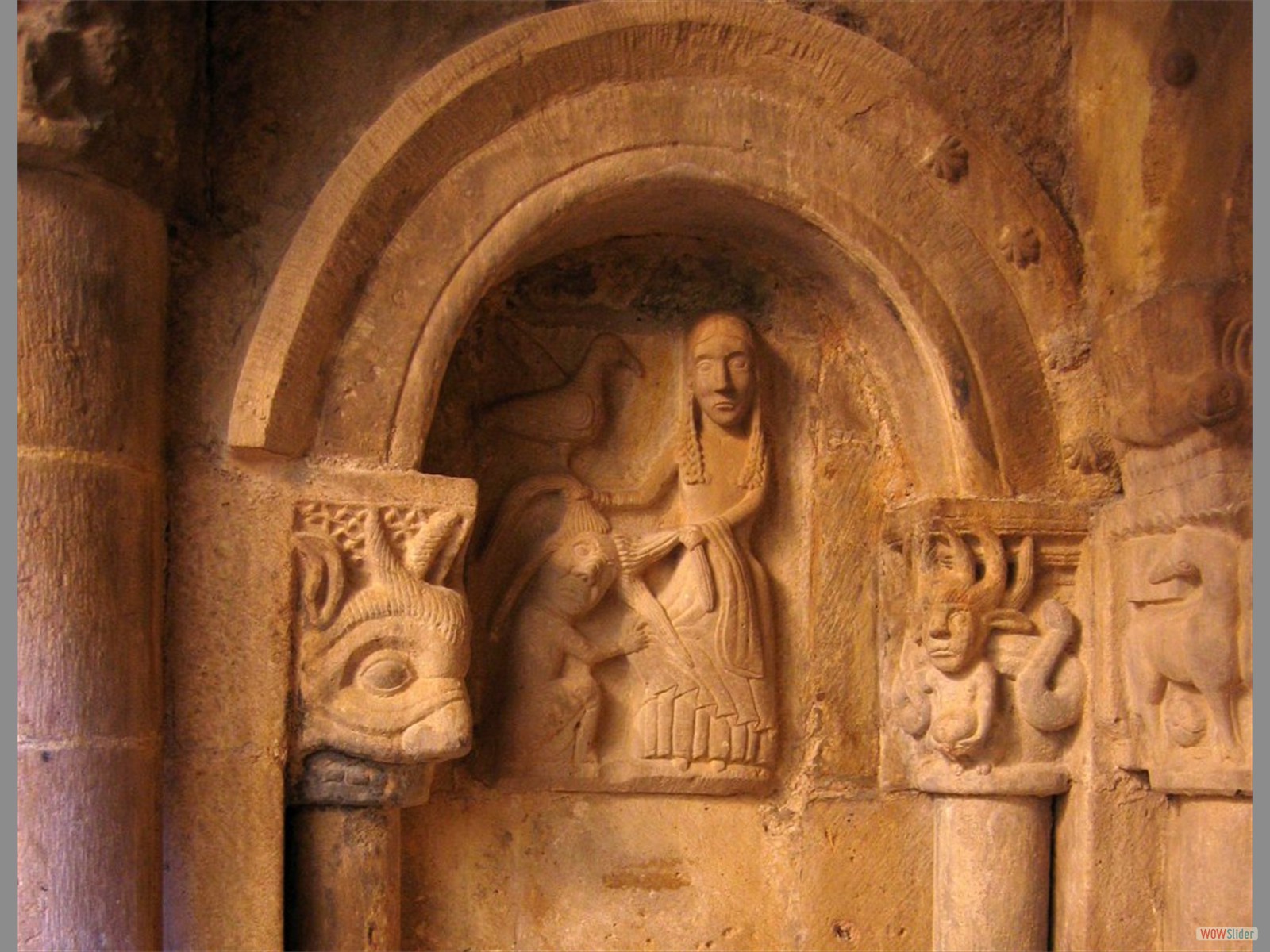 Santa Juliana con el diablo, en Santa María de Siones (Burgos).